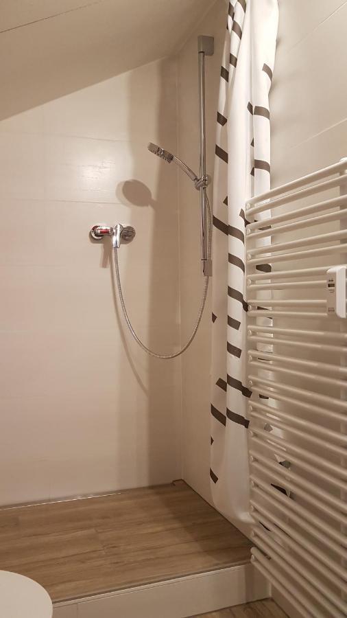 Kleine Gemuetliche Mansardenwohnung Im Suedosten Muenchens Assling Bagian luar foto