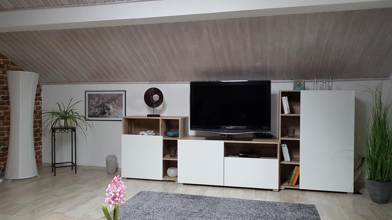 Kleine Gemuetliche Mansardenwohnung Im Suedosten Muenchens Assling Bagian luar foto